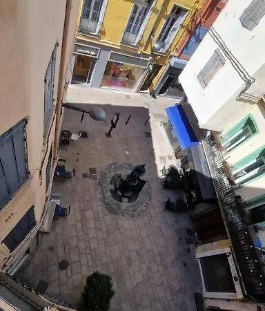 Appartamento En Plein Centre Historique De *